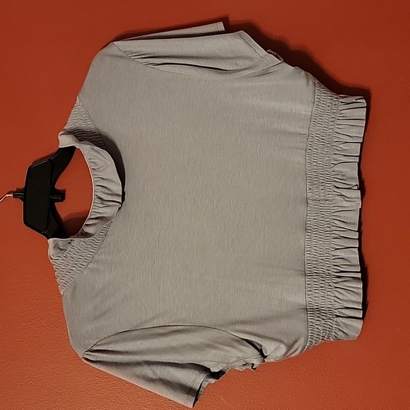 NWT Plus size 2X Torrid Grey Ruffle Cocoon Shrug - Picture 4 of 4